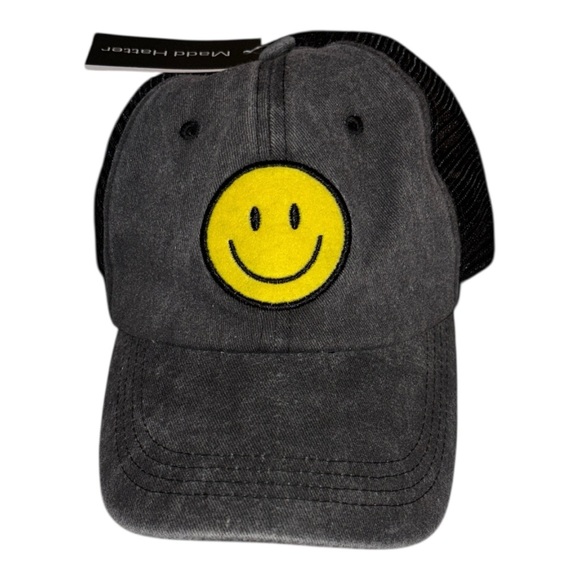 Madd Hatter Accessories - Unisex Smiley Face Trucker Hat, NWT